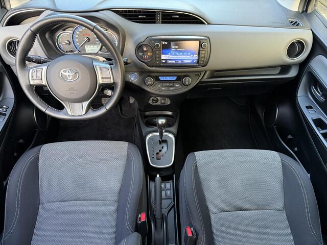 Toyota YARIS 1.5 Hybrid Trend / Achteruitrijcamera / Cruise Control / Navigatie / Bluetooth / Airco / NAP Logisch