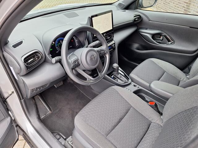 Toyota YARIS Cross 1.5 Hybrid 115 First Edition met Comfort Pack | Dode hoek detectie | PDV v+a | LM velgen | Apple/Android auto |