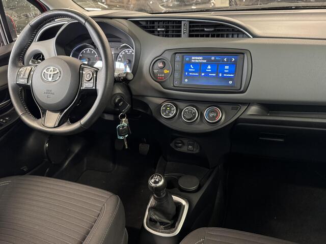 Toyota YARIS 1.0 VVT-i Connect | Winterset erbij! | Carplay | Camera | Lane Assist | Front Assist | Grootlicht Assistent | Airco ( Vestiging - Nieuwegein )