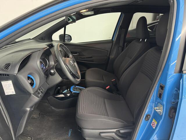 Toyota YARIS 1.5 Hybrid Bi-Tone Plus | Camera | Panoramadak | Cruise control | Stoelverwarming |