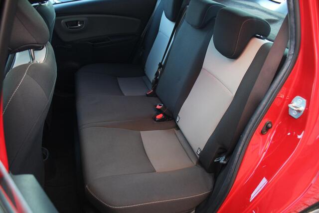 Toyota YARIS 1.5 Hybrid Active Achteruitrijcamera, Cruise Control, Airco Automatisch, Bluetooth