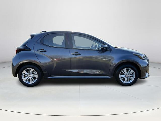 Toyota YARIS 1.5 Hybrid 115 Active | Ash grey metallic | Nieuw uit voorraad leverbaar |