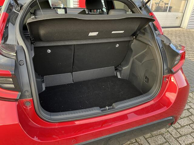 Toyota YARIS 1.5 Hybrid Executive *NL auto met trekhaak!*