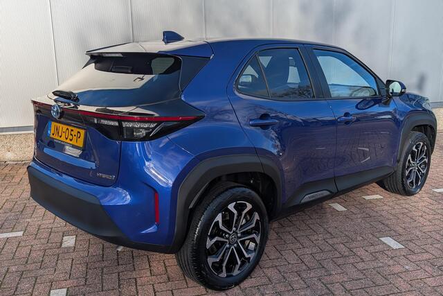 Toyota YARIS Cross 1.5 Hybrid First Edition | Navigatie| Kofferbakmat| Grote LM Velgen|