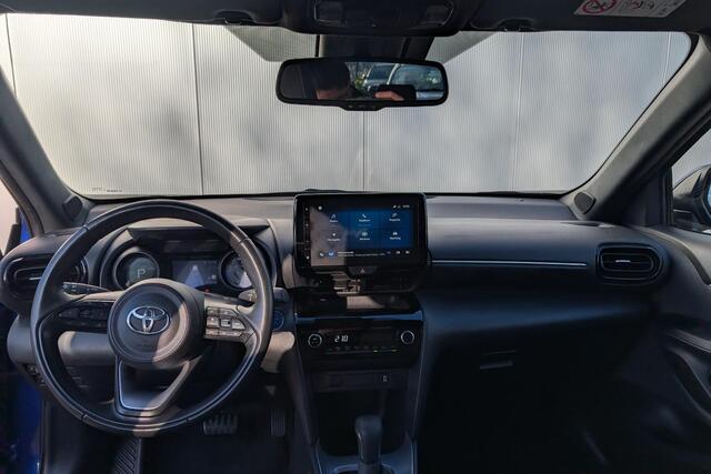 Toyota YARIS Cross 1.5 Hybrid First Edition | Navigatie| Kofferbakmat| Grote LM Velgen|