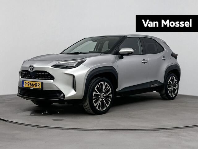 Toyota YARIS Cross 1.5 Hybrid 115Pk Adventure Automaat | Navigatie | Apple & Android Carplay | Cruise Control Adaptief | Parkeersensoren & Camera | Stoel- & Stuurverwarming | Climate Control | Electrische Achterklep | Panoramadak |