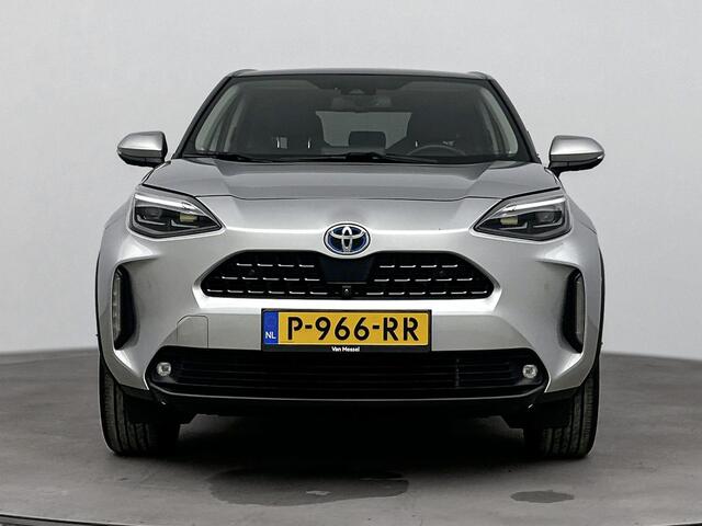 Toyota YARIS Cross 1.5 Hybrid 115Pk Adventure Automaat | Navigatie | Apple & Android Carplay | Cruise Control Adaptief | Parkeersensoren & Camera | Stoel- & Stuurverwarming | Climate Control | Electrische Achterklep | Panoramadak |