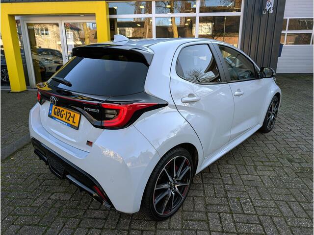 Toyota YARIS 1.5 Hybrid GR Sport All-in prijs!
