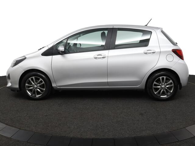 Toyota YARIS 1.3 VVT-i Trend | Airco | Cruise Control | Navigatie | Achteruitrijcamera | Bluetooth |