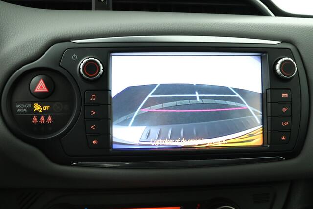Toyota YARIS 1.3 VVT-i Trend | Airco | Cruise Control | Navigatie | Achteruitrijcamera | Bluetooth |