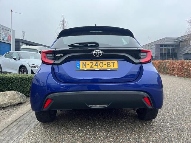 Toyota YARIS 1.5 VVT-i Business Plus | Adap. Cruise Control | 125PK | NAVI | Carplay | Achteruitrijcamera | Digitaal Display | All-seasonbanden