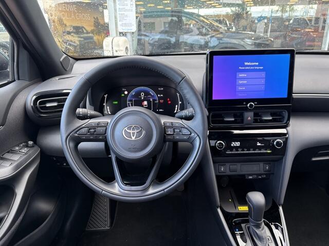 Toyota YARIS 1.5 Hybrid 130 Dynamic | Comfort Pack | Sensoren v/a | Stoelverw