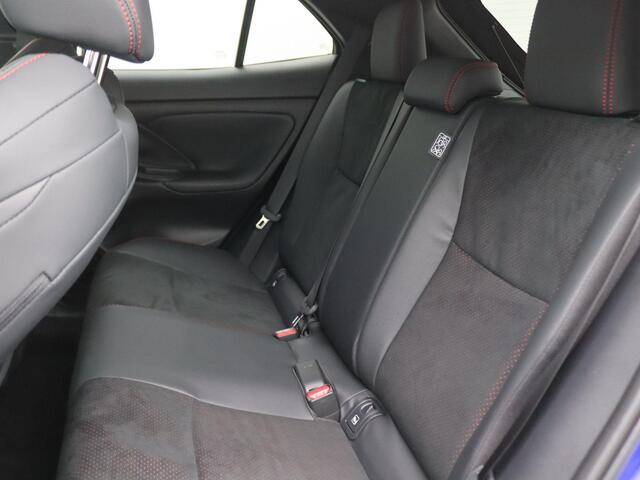 Toyota YARIS Cross 1.5 Hybrid GR Sport 130PK Aut. 18" LM Velgen, Elektr. Achterklep, Keyless, Achteruitrijcamera, Navi, Side Assist, Stoel-Stuurverwarming, Voorruitverwarming