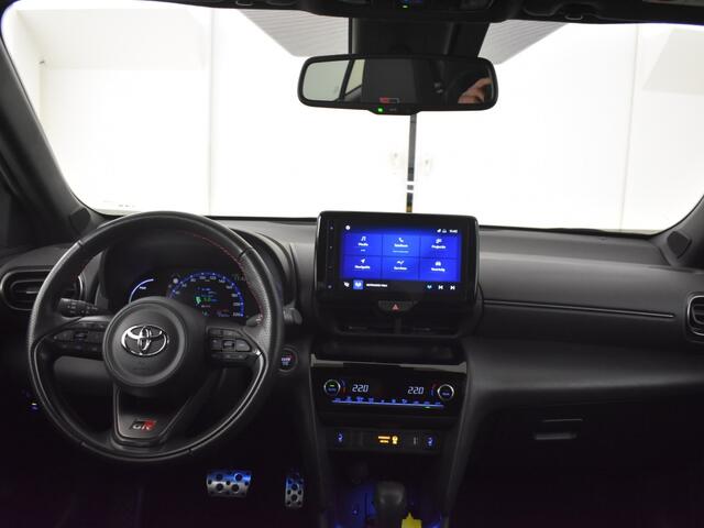 Toyota YARIS Cross 1.5 Hybrid GR Sport | Stuur en Stoelverwarming | BLIS | PDC V+A