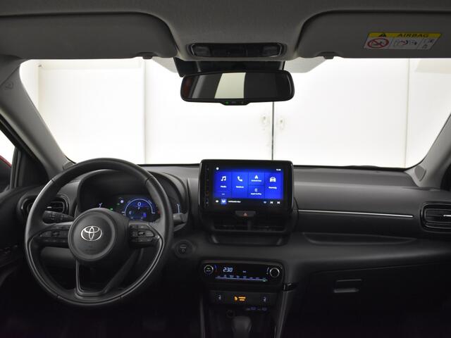 Toyota YARIS 1.5 Hybrid Style | PDC V+A | BSM | Stuur en Stoelverwarming