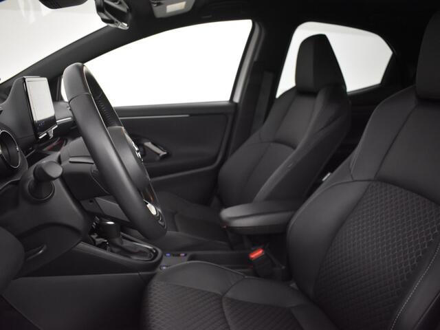 Toyota YARIS 1.5 Hybrid Executive | BSM | Parkeersensoren V + A