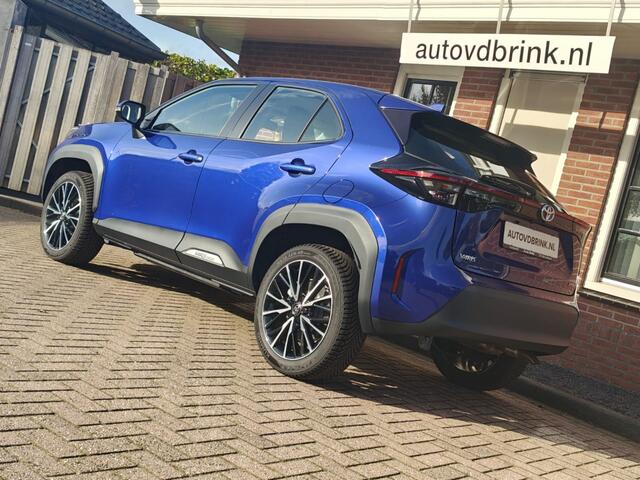 Toyota YARIS Cross 1.5 Hybrid First Ed. CAMERA / LAGE KM