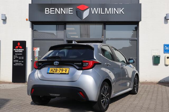 Toyota YARIS 1.5 Hybrid Dynamic | All Seasons | Stoelverwarming | Led |
