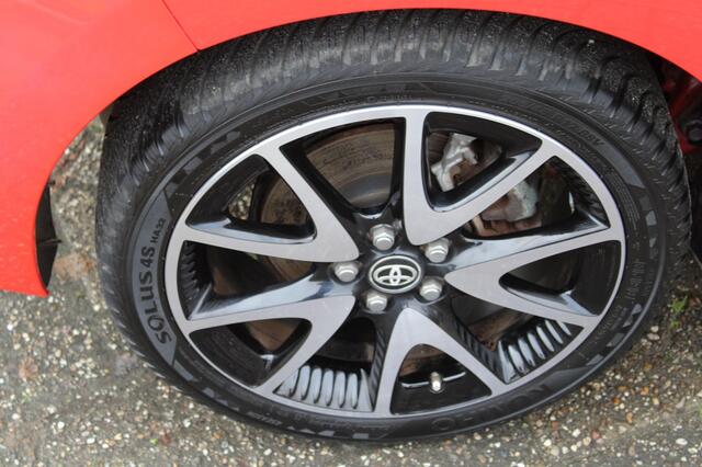 Toyota YARIS 1.5 Hybride Launch Edition