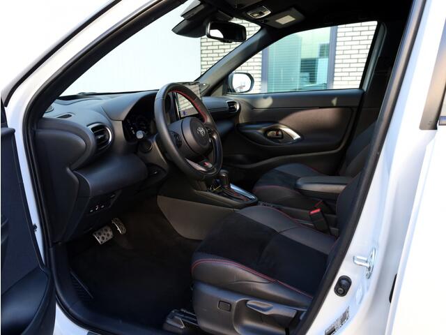 Toyota YARIS Cross 1.5 Hyb 130 GR Sport | JBL | Head Up | El Achterklep