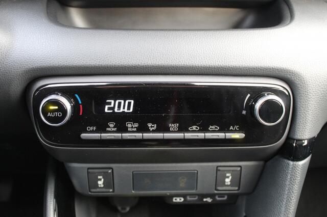 Toyota YARIS 1.5 Hybrid 115 Style | Sensoren v/a | Android Auto | Stu