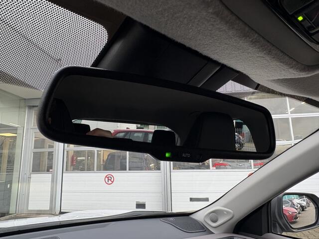 Toyota YARIS Cross 1.5 Hybrid Executive | HUD | JBL | Trekhaak | Stoelverwarming |