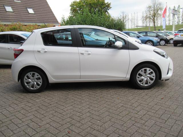 Toyota YARIS 1.0 VVT-i Aspiration| 5-Drs| | Airco | Bluetooth | LED Dagrijverlichting | Incl. Garantie | 1ste Eigenaar |
