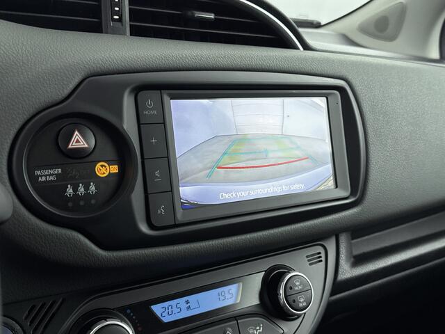 Toyota YARIS 1.5 Hybrid Dynamic | Apple Carplay/Android Auto | Lichtmetalen Velgen | Mistlampen | Cruise Control + Climate Control | Elektrische Ramen + Spiegels |