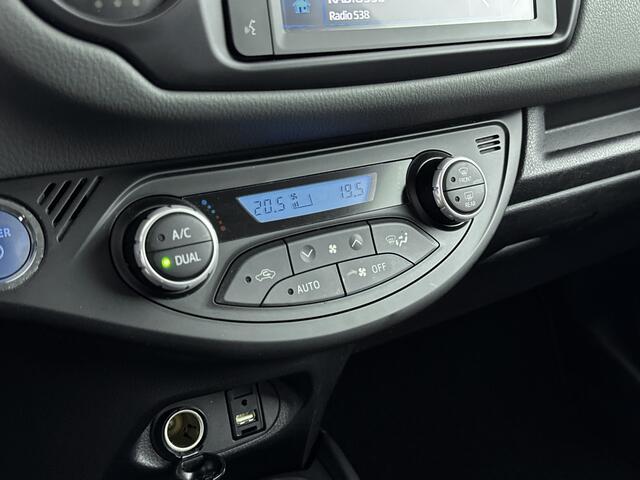 Toyota YARIS 1.5 Hybrid Dynamic | Apple Carplay/Android Auto | Lichtmetalen Velgen | Mistlampen | Cruise Control + Climate Control | Elektrische Ramen + Spiegels |