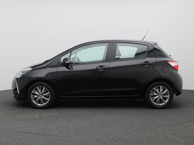 Toyota YARIS 1.0 VVT-i Design Sport 70PK 44.472KM, Achteruitrijcamera, Clima, 15" LM Velgen, Cruise Controle