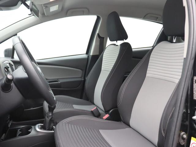 Toyota YARIS 1.0 VVT-i Design Sport 70PK 44.472KM, Achteruitrijcamera, Clima, 15" LM Velgen, Cruise Controle