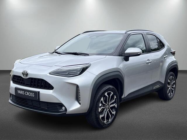 Toyota YARIS Cross 1.5 Hybride 130 pk Black Edition, Safety + Winter pakket.