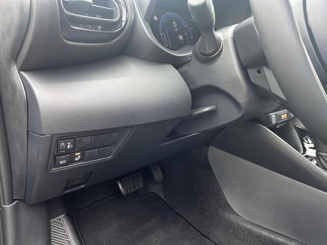 Toyota YARIS 1.5 Hybrid Black edition 115pk | Stoel en Stuur verwarming.