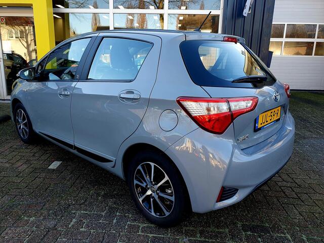 Toyota YARIS 1.5 Hybrid Team D All-in prijs!