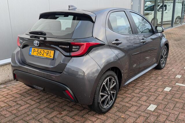 Toyota YARIS 1.5 Hybrid Dynamic Achteruitrijcamera, Navigatie met Apple Carplay & Android Auto, NL Auto
