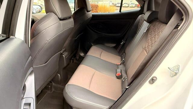 Toyota YARIS Cross 1.5 Hybrid Executive AWD + 360 CAMERA / DODEHOEKDETECIE / TREKHAAK