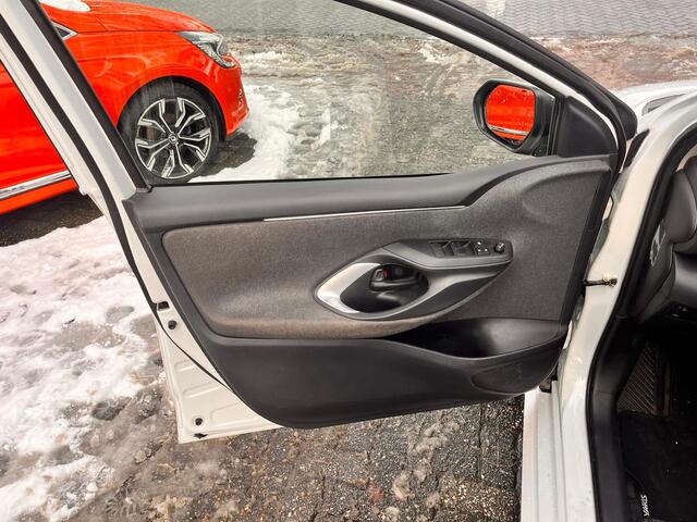 Toyota YARIS 1.5 Hybrid First Edition