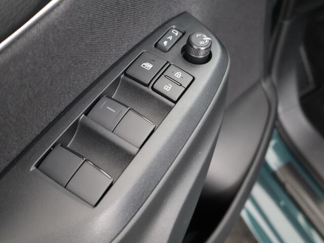 Toyota YARIS 1.5 Hybrid 130 Executive 2300 euro voorraadkorting! Nu of nooit!