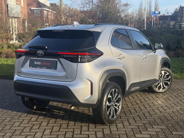 Toyota YARIS Cross 1.5 Hybrid 115 Dynamic | Stoel- stuurverwarming | Keyless | Camera | ACC | 10,5" Multimedia