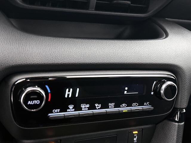 Toyota YARIS 1.5 Hybrid Dynamic | BTW Voertuig | Stoelverwarming |