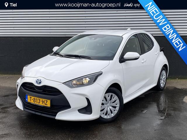 Toyota YARIS 1.5 Hybrid Active 1e eign. Nieuw geleverd, adaptieve cruise control, achteruitrij camera, navigatie Apple Carplay/Android Auto