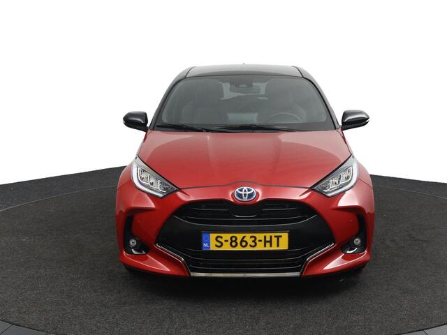 Toyota YARIS 1.5 Hybrid Executive | Panoramadak | JBL Audio | Trekhaak | Parkeersensoren Rondom | Grootscherm Navigatie | Origineel NL |
