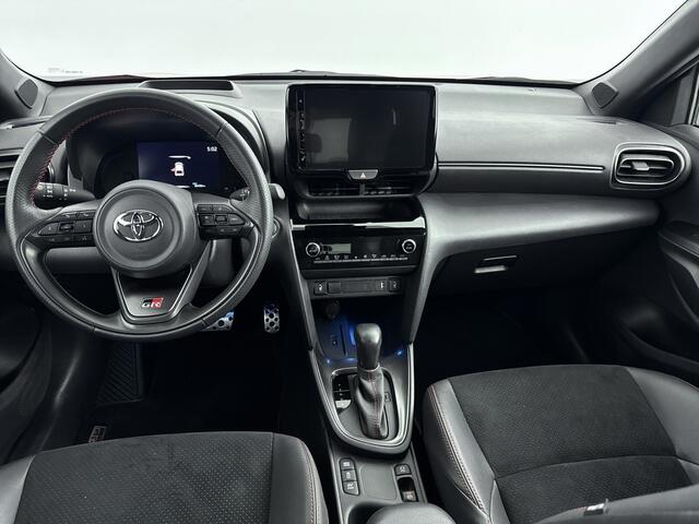 Toyota YARIS Cross 1.5 Hybrid GR Sport Limited | Stoelverwarming | Half Lederen bekleding | Elek. Kofferklep | Head Up Display |