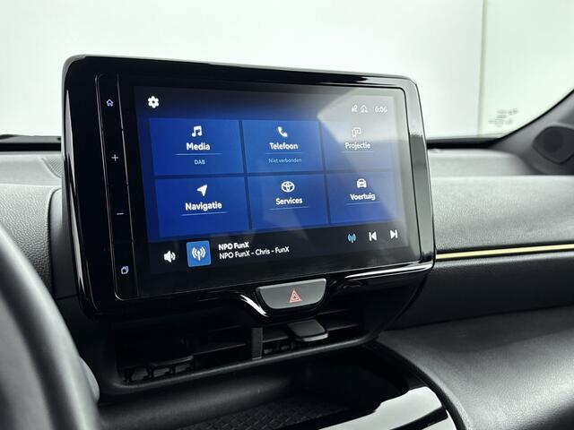 Toyota YARIS Cross 1.5 Hybrid Adventure Limited | Navi | Stoelverwarming | Head Up Display | Parkeersensoren |