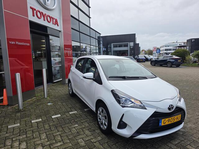 Toyota YARIS 1.5 VVT-i 111pk Active, Trekhaak , Winterbanden