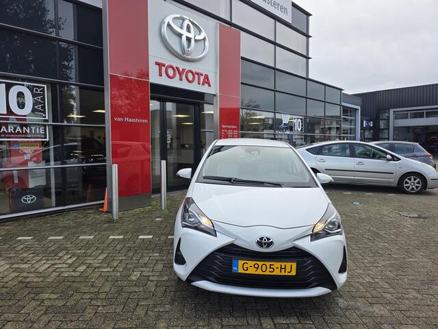 Toyota YARIS 1.5 VVT-i 111pk Active, Trekhaak , Winterbanden