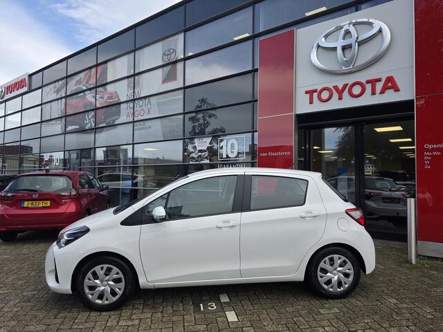 Toyota YARIS 1.5 VVT-i 111pk Active, Trekhaak , Winterbanden