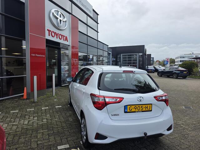 Toyota YARIS 1.5 VVT-i 111pk Active, Trekhaak , Winterbanden
