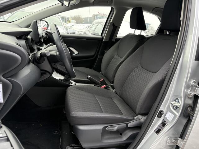 Toyota YARIS 1.5 VVT-i Dynamic **AIRCO/ APPLE CARPLAY/ ADAPTIEF CRUISE CONTROL/ KEYLESS/ 36 MAANDEN GARANTIE**