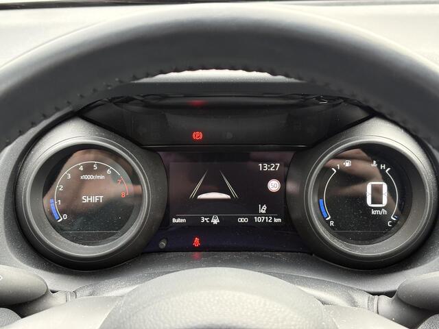 Toyota YARIS 1.5 VVT-i Dynamic **AIRCO/ APPLE CARPLAY/ ADAPTIEF CRUISE CONTROL/ KEYLESS/ 36 MAANDEN GARANTIE**